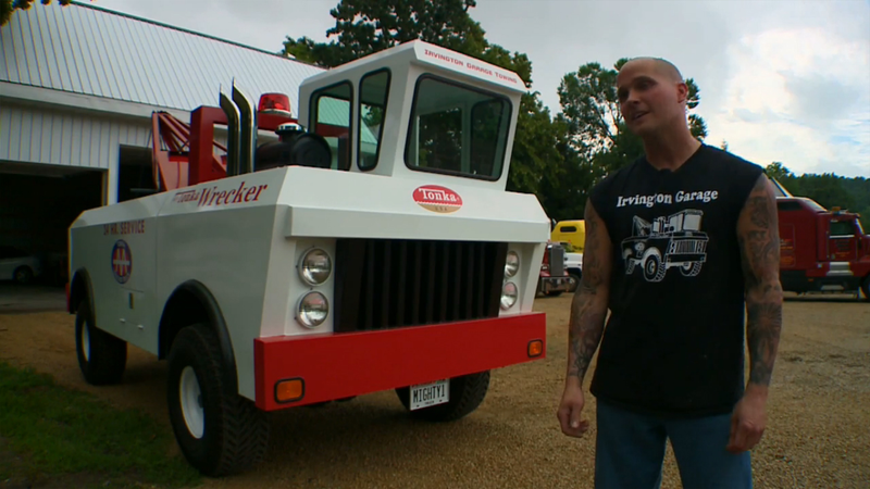 Illustration for article titled Wisconsin Man Builds Life-Size Tonka Truck